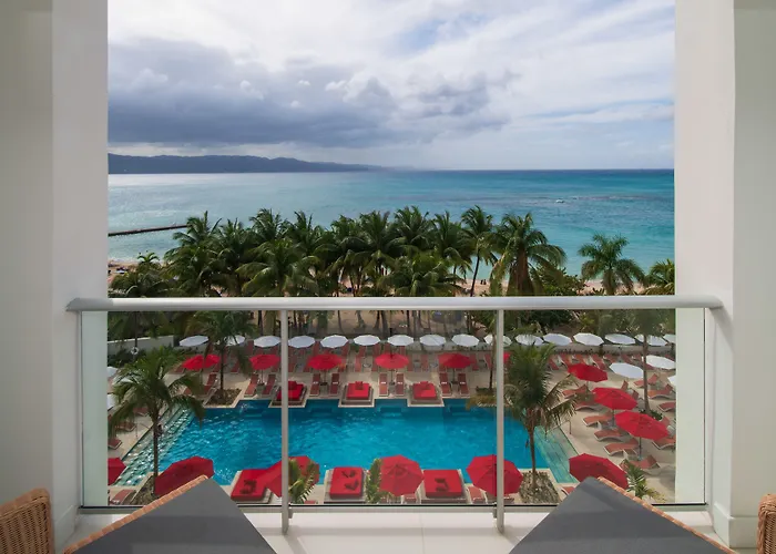 S - Luxury Boutique Hotel