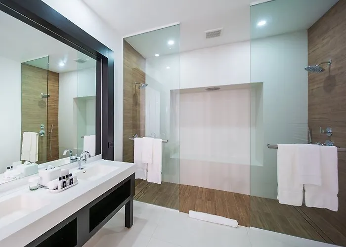 S - Luxury Boutique Hotel
